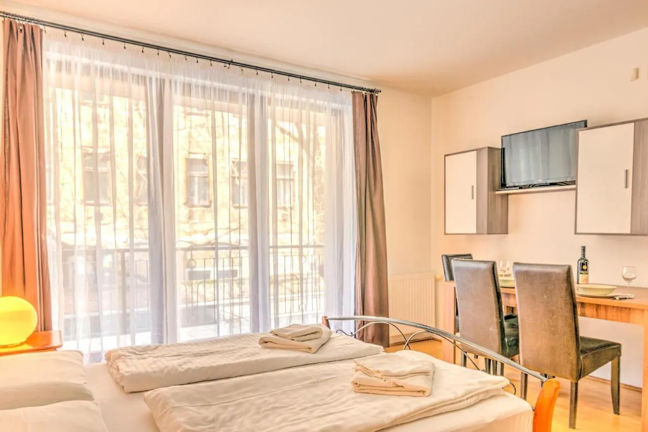 Budapest Center Apartments 0*,