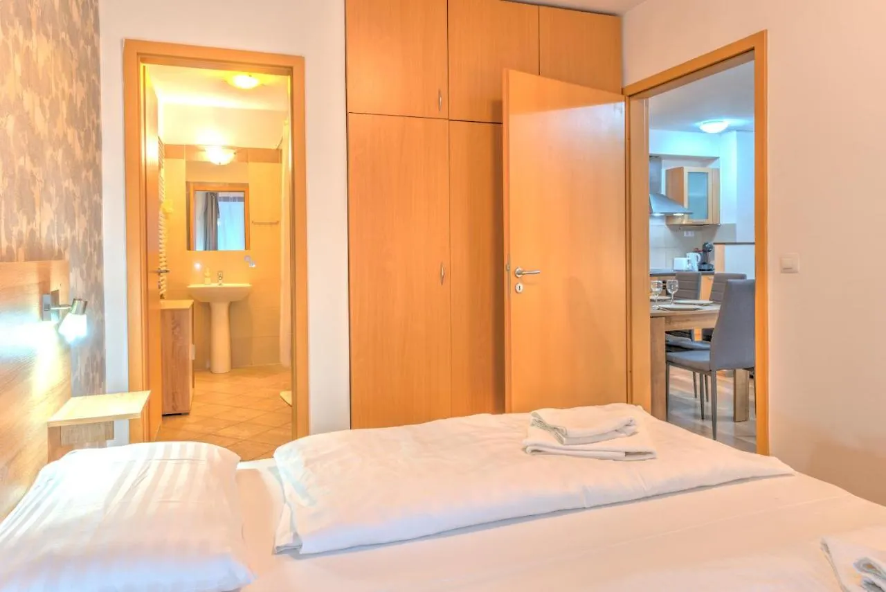 Budapest Center Apartments 0*,