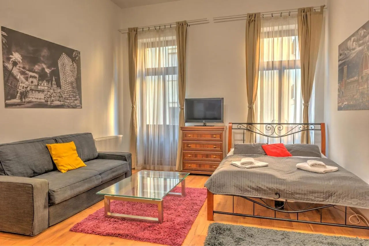 Budapest Center Apartments 0*,